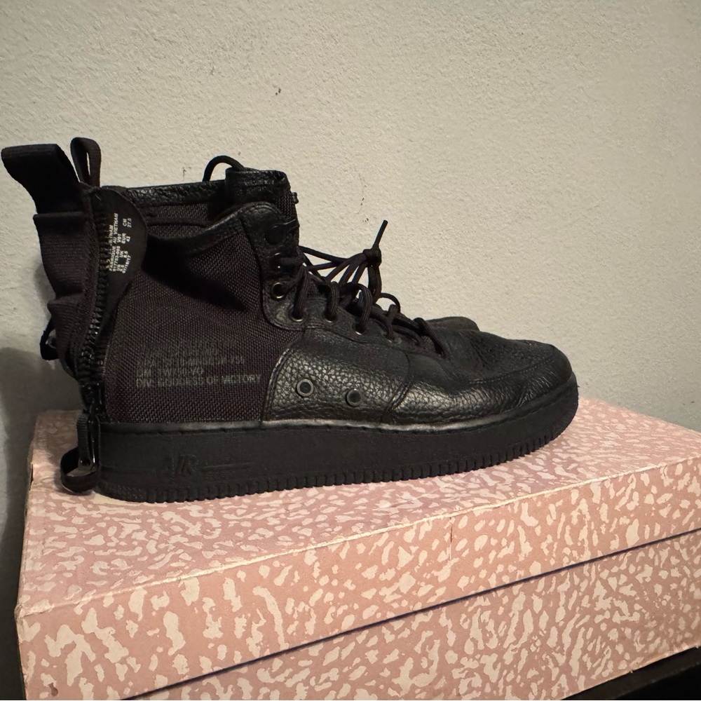 Nike Black High-Top Men's Shoes